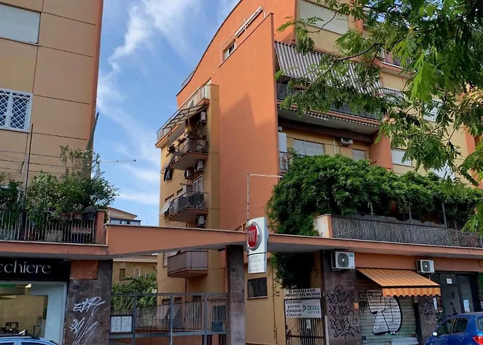 Attico Luminoso A 7 Fermate Dal Colosseo Apartment Rom